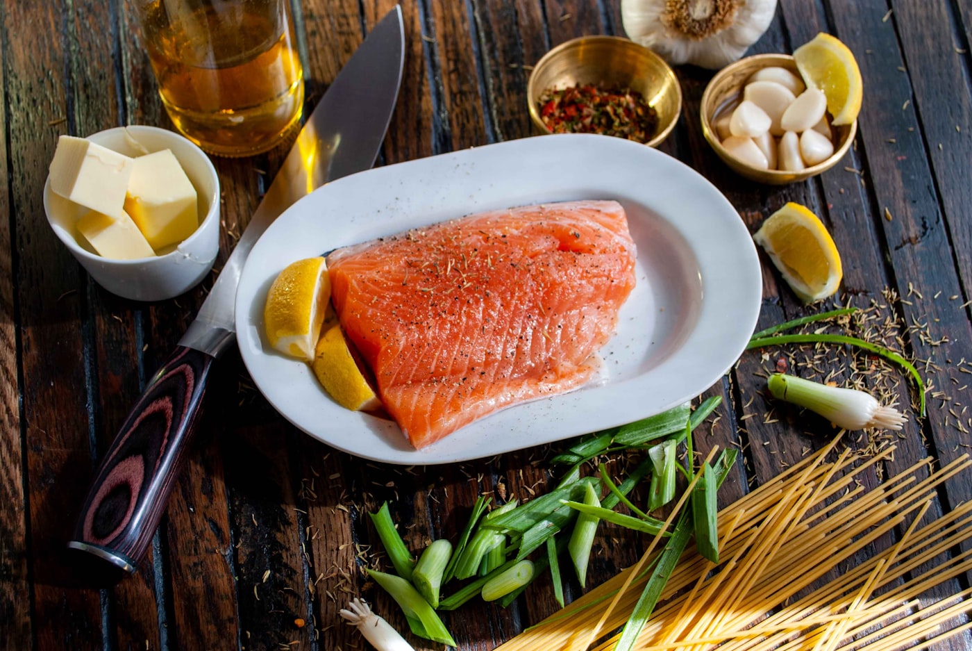 Filetto di salmone crudo ricco di omega-3